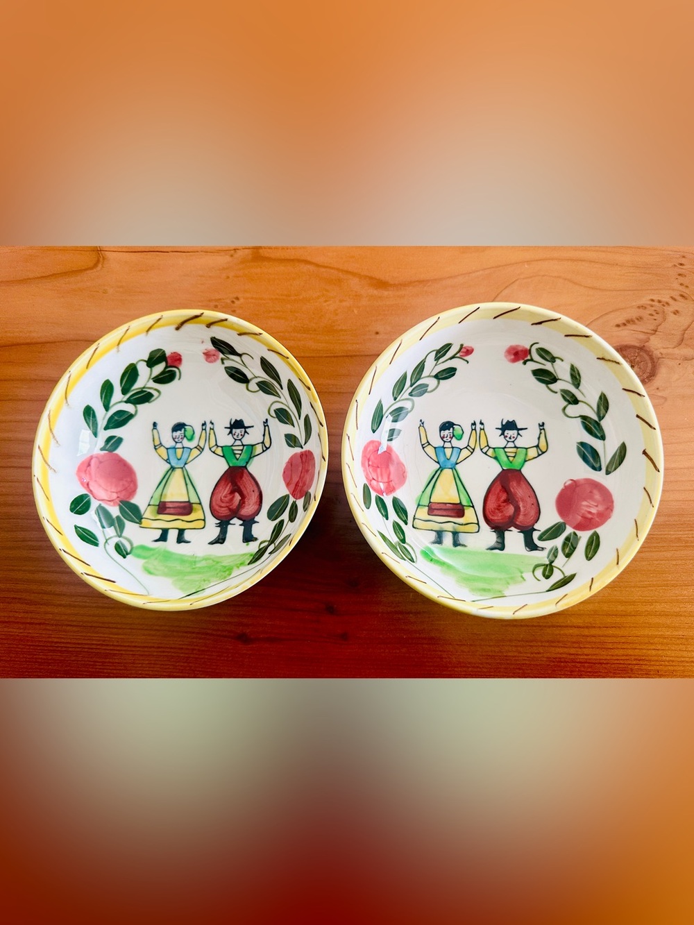 Vtg Japan Folk Art 5.5" Ceramic Bowls Set 2 Hand Painted Peasant Dancing Couple